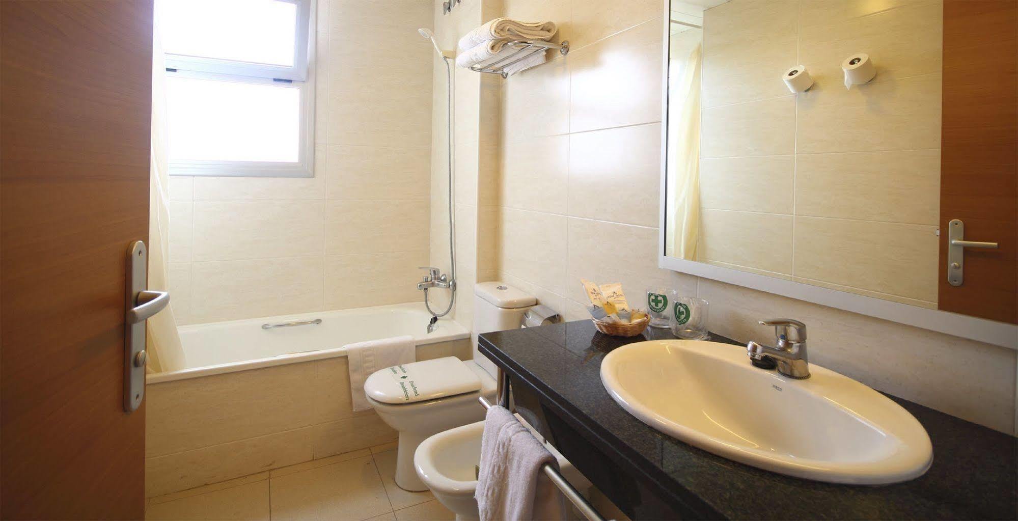 Aqua Hotel Nostre Mar Apartments Пінеза-да-Мар Екстер'єр фото