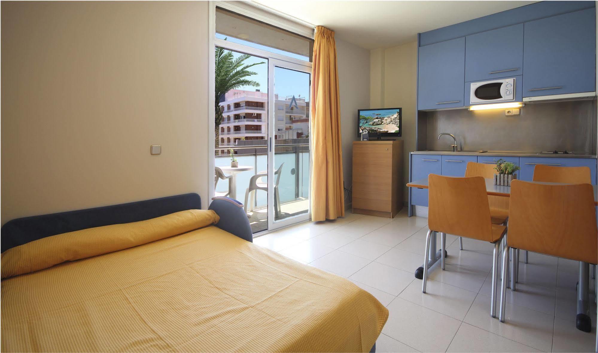 Aqua Hotel Nostre Mar Apartments Пінеза-да-Мар Екстер'єр фото